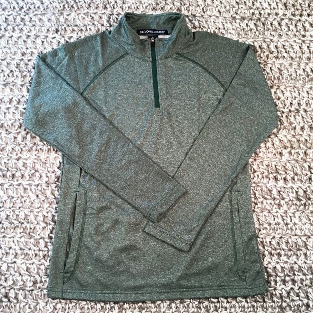 Devon & Jones S Activewear Green NWOT